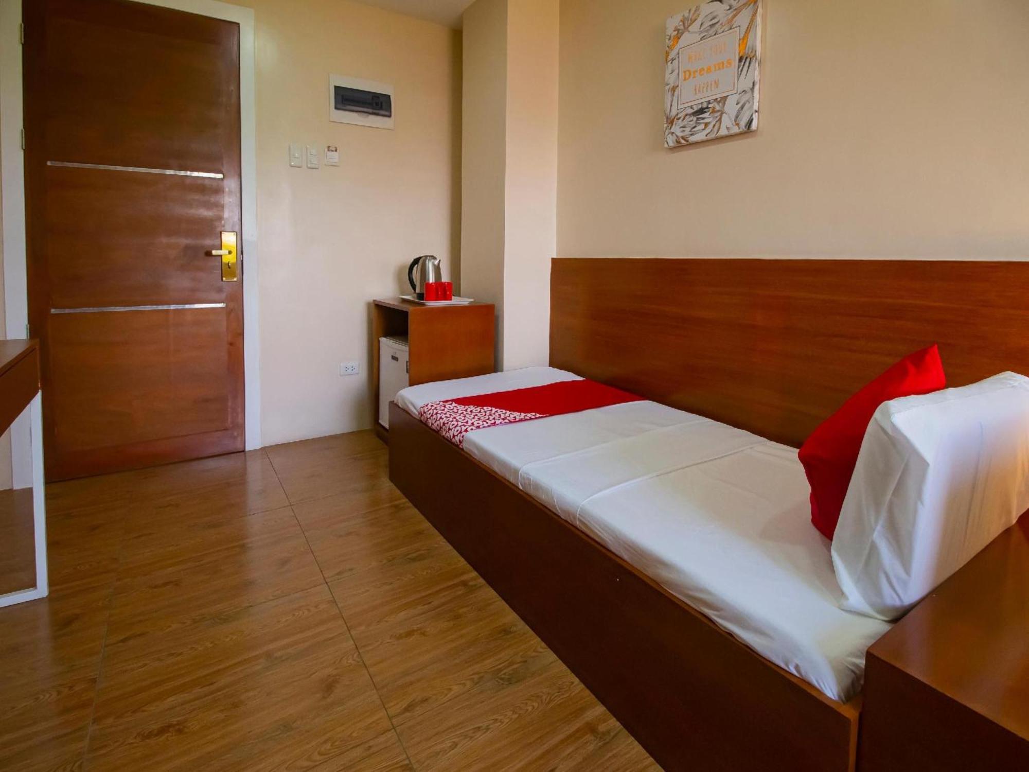 Super Oyo 832 The Teepee Place Hostel & Residence Inn Себу Экстерьер фото